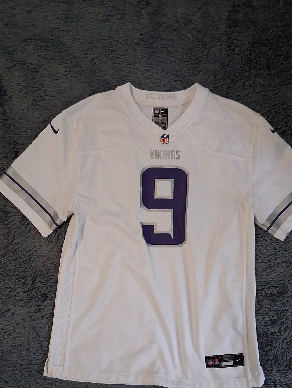 Nike White Minnesota Vikings #9 Youth XL Football Jersey with Purple Accents